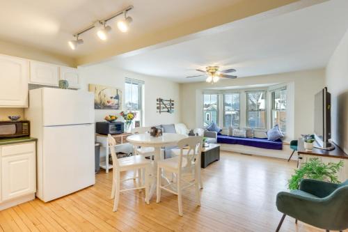 Delafield Appartement | Cozy Delafield Apartment - Walk to Lake!
