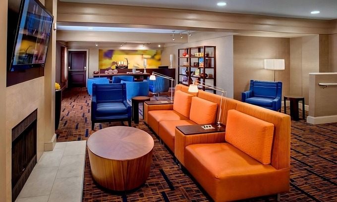 Danvers Appartement | Cozy Deluxe Unit in Danvers, Pet-friendly Property! Outdoor Pool!