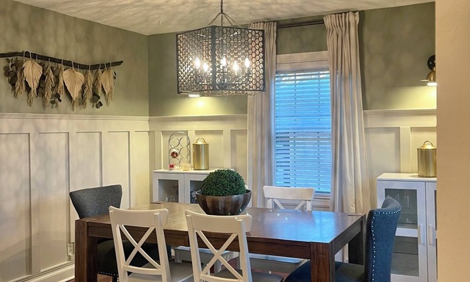 Jeffersontown Maison | Cozy Designer Family-Friendly Home