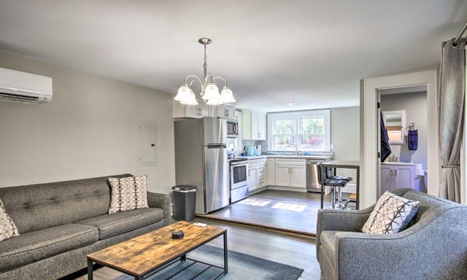 Aiken Appartement | Cozy Downtown Aiken Apartment Shop, Dine and Golf!