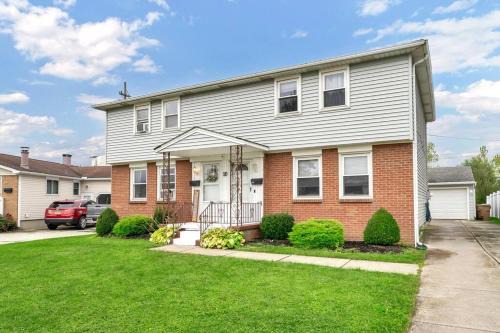 Cheektowaga Appartement | Cozy Duplex Near BUF International Airport