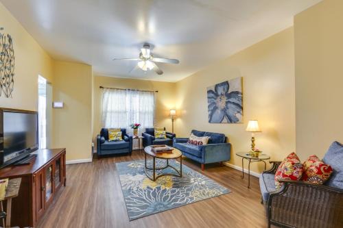 East Pittsburgh Maison | Cozy East Pittsburgh Home - 7 Mi to Frick Park!