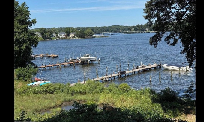 Edgewater Maison | Cozy Edgewater Retreat — Dock Access & River Views