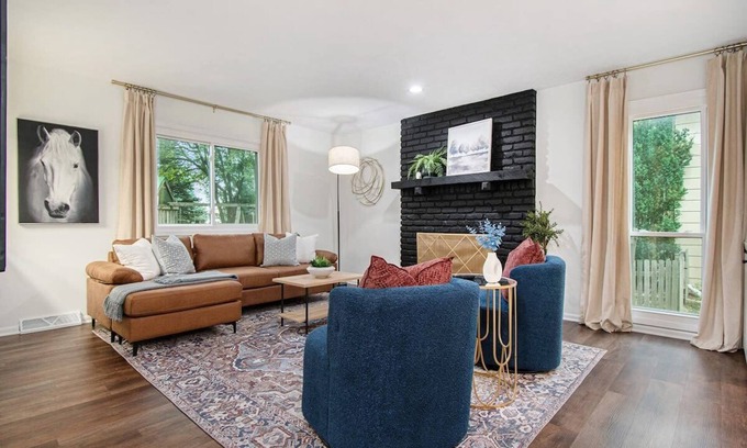 Millard Maison | Cozy & Elegant Gem, Fenced Yard, BBQ & Games!