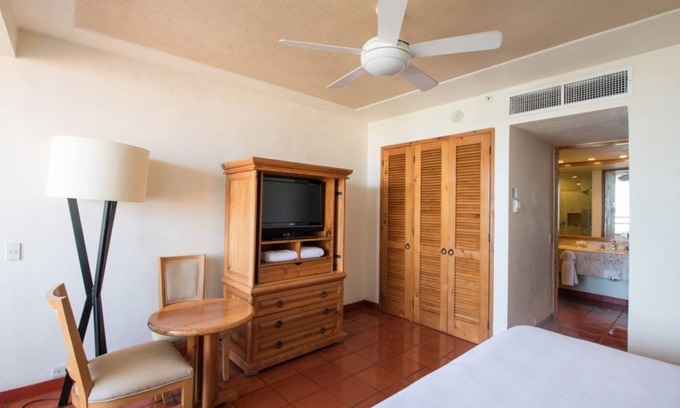 Marina Vallarta Hôtel | Cozy & Elegant Studio in Puerto Vallarta with Pool & Gym