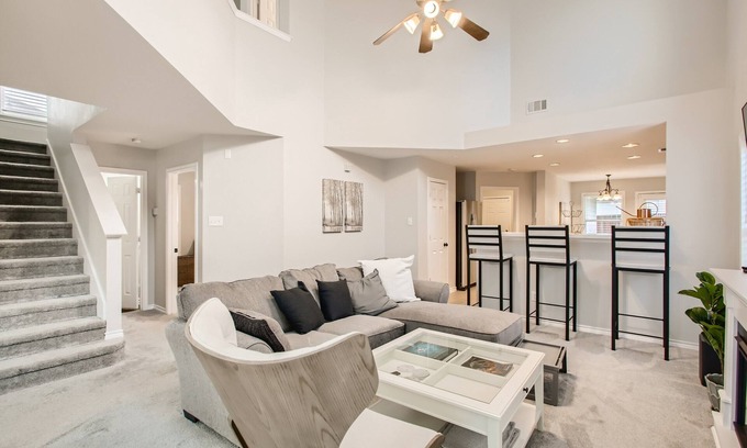 Denton County Appartement | Cozy Entire 1st & 2nd Floor Apartment w/ Amenities