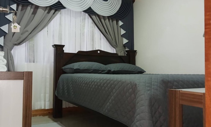 Puntarenas Maison | Cozy Family House, 5 minutes drive to Monteverde Rain Forest and quite area.