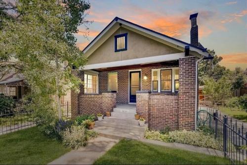 Hale Maison | Cozy Fall Retreat in Denver Near Dining & Attractions
