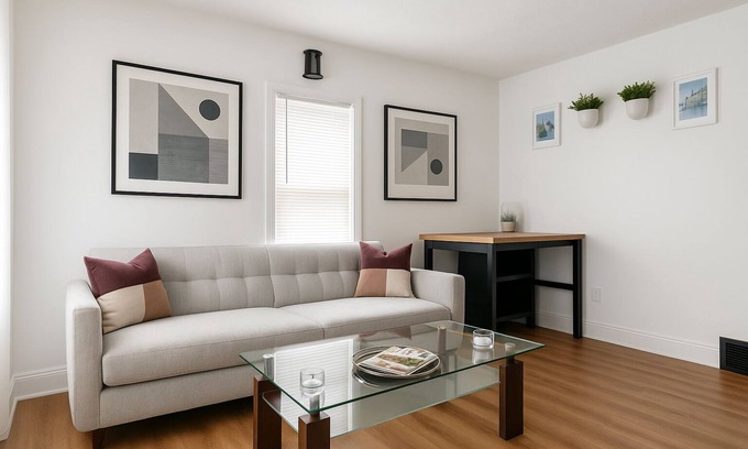 Malden Appartement | Cozy family Apt near casino, Boston City and airport with hassle free parking!