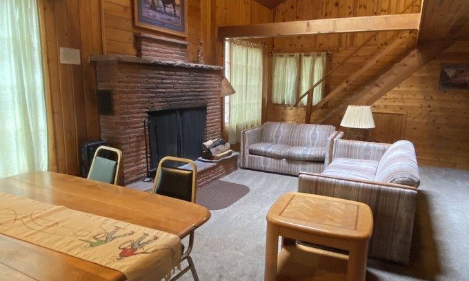 Lyons Cabine | Cozy Family Cabin in Peaceful Valley Ranch