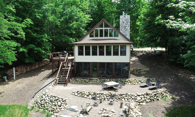 New Auburn Cabine | Cozy Family Cabin on Island Chain of Lakes
