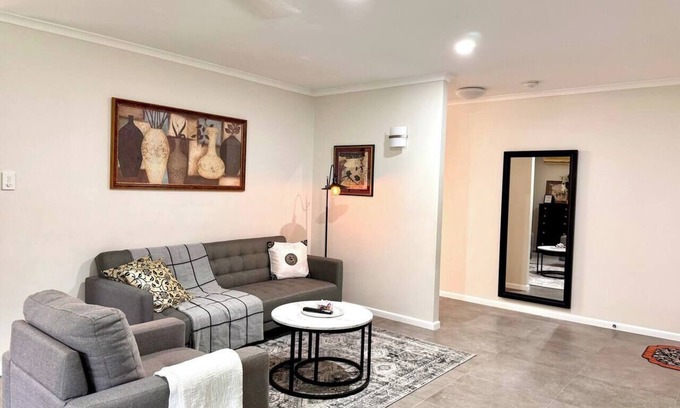 Loganholme Maison | Cozy Family Home at Loganholme