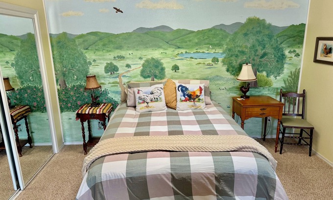 Templeton Appartement | Cozy farmhouse studio, a chicken lovers dream!