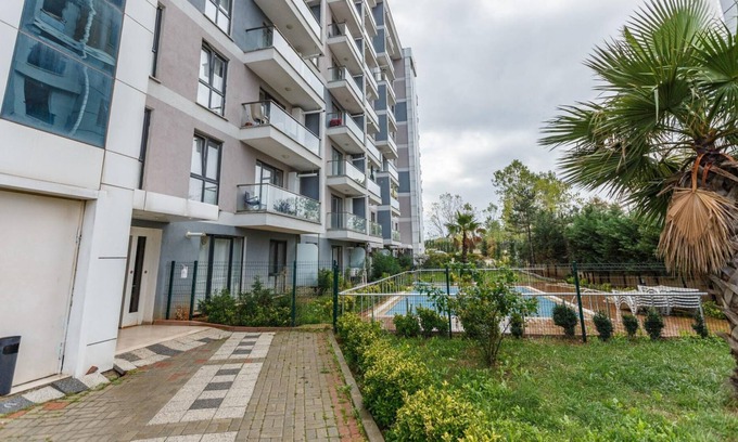 Aydınlı Mahallesi Appartement | Cozy Flat near Public Transportation in Tuzla
