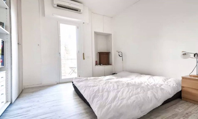 Zona LIII Tomba di Nerone Appartement | Cozy Flat Smart TV Wifi Aircon et salle de bain design avec jacuzzi!