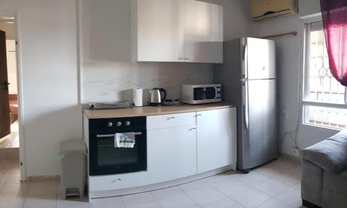Lod Appartement | Cozy Flat with Parking well-placed near TLV Airport