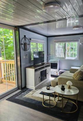 True Maison | Cozy Foldable Container Pipestem Getaway For 2