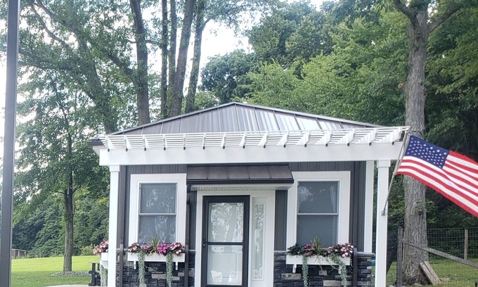 Erie County Cottage | Cozy Garden cottage on 15 acres is perfect executive rental or couples retreat.