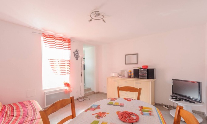 Quartier du Casino Appartement | Appartement T2 à 50m de la plage avec cour, Wifi et équipements bébé – 4 pers, Châtelaillon-Plage