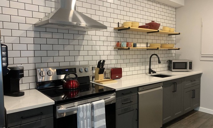 Parkhill Maison | Newly renovated, 15 minutes to Grand Bend Beach