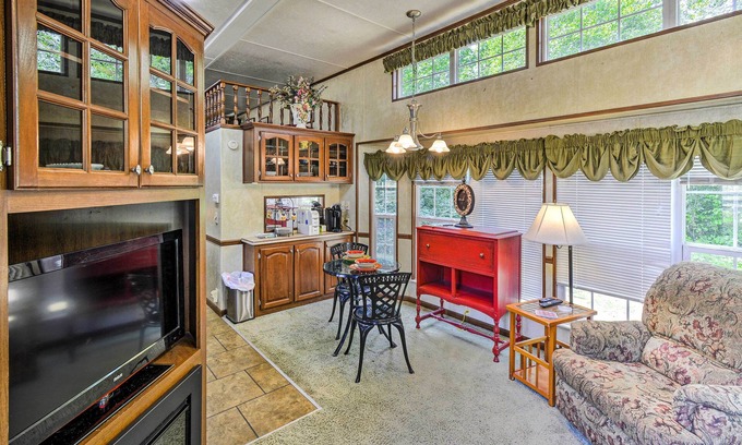 Burley Cottage | Cozy Gig Harbor Cottage ~ 2 Mi to Case Inlet!
