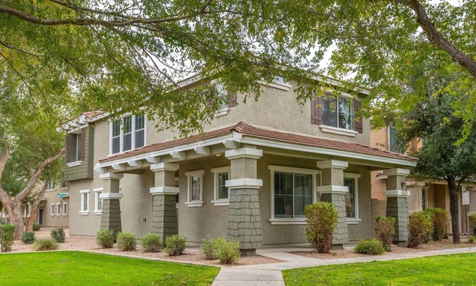 Gateway Village Maison | Cozy Gilbert Home - Upgraded + Modern & Pet Friendly!