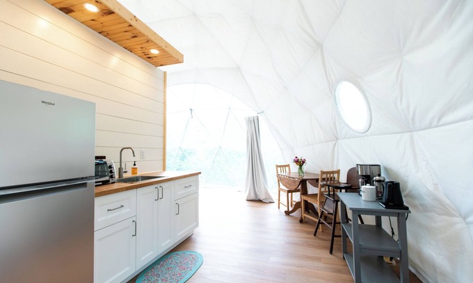 Sinks Grove Cabine | Cozy Glamping Dome on the Greenbrier River