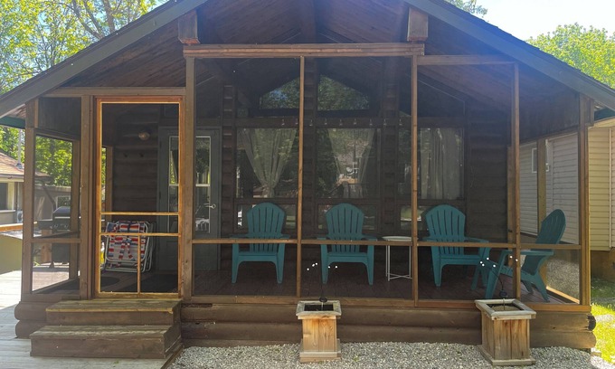 Grand Beach Cottage | Cozy Grand Beach Cottage in the Park, less than 300 steps to the boardwalk.