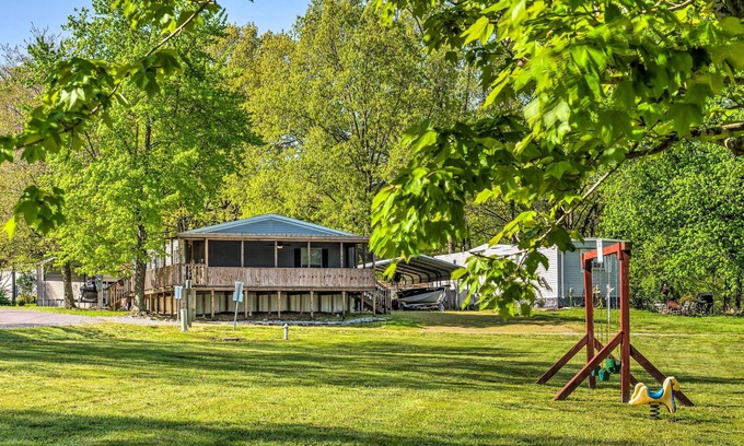 Hardin Maison | Cozy Hardin Retreat w/ Lake Kentucky View!