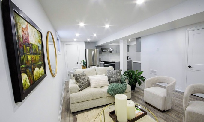 Brantford Maison | Welcome to our cozy abode! Your home away from home.