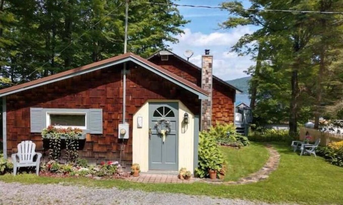 Cooperstown - Otsego Lake Cottage | Cozy Hillside Hideaway on Lake Canadarago