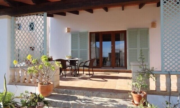 Cala Llombards Chalet De Ski | Maison de vacances confortable avec une belle vue sur la mer depuis le toit!