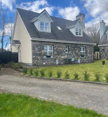 Aherlow Maison | Cozy Holiday Home in the Scenic Glen of Aherlow