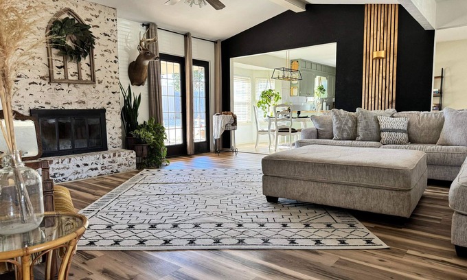 Ponca City Maison | Cozy Home 1 Mile From Food/Shopping, Close to Kaw and Ponca Lake