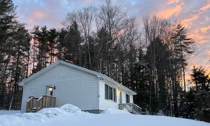 Mendon Maison | Cozy home 13 minutes from Killington- child & dog friendly