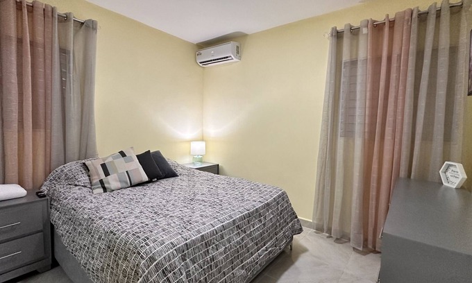Nagua Maison | Cozy Home, close to the beach, great for couples, fam & remote workers!