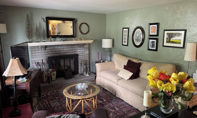 Plum Maison | Cozy home close to Pittsburgh