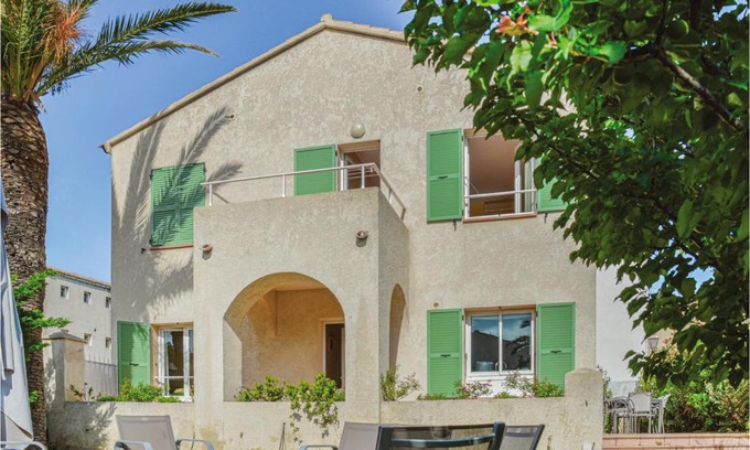 Algajola Maison | Cozy Home In Algajola With Kitchen
