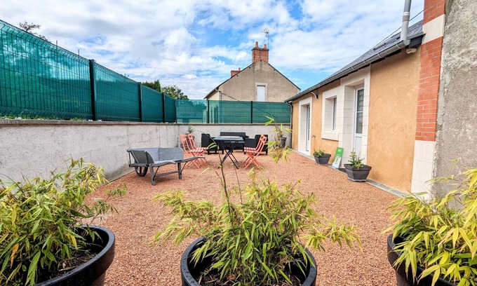 Ardentes Cottage | Maison calme et charmante au cœur du Berry, près des sites historiques, avec jardin privatif et parking.