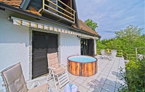 Duga Resa Maison | Cozy Home In Donji Zvecaj With Kitchen