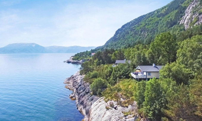 Brekke Maison | Maison confortable à Lavik avec vue sur.