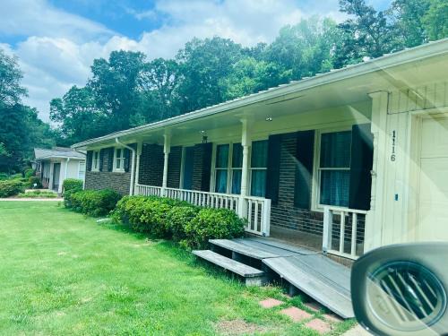 Lilburn Maison | Cozy Home in Lilburn, GA