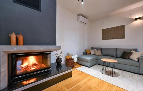 Veliko Trojstvo Maison | Cozy Home In Maglenca With Sauna