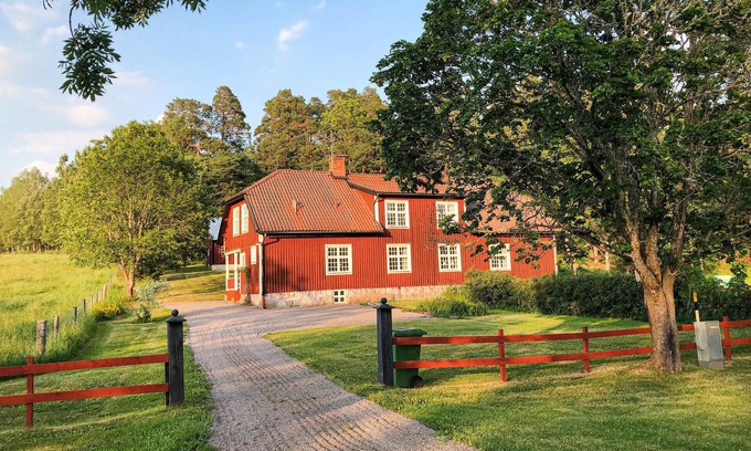 Mantorp Maison | Maison confortable à Mantorp avec WiFi