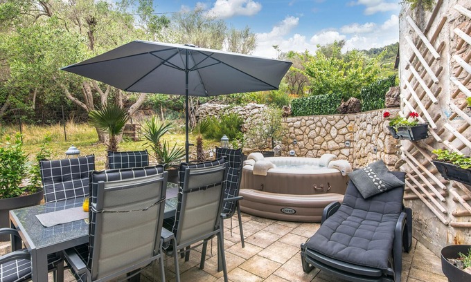 Miholascica Maison | Belle maison à Miholascica avec jacuzzi