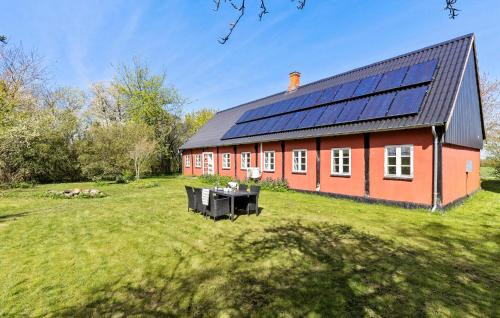 Østermarie Maison | Cozy Home In Østermarie With Kitchen