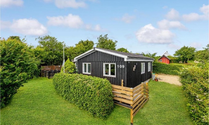 Floutrup Maison | Cozy Home In Roslev With Wifi