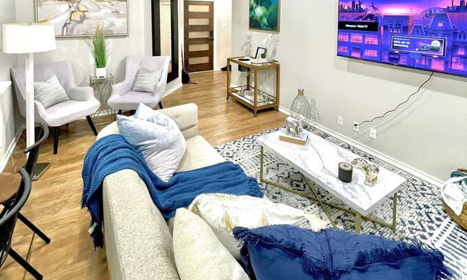 Southhampton Hills Maison | Cozy Home in South Austin with a Grill - 15 min from Downtown