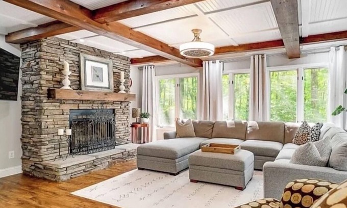 Highlands Hills Maison | Cozy home, just minutes from Main St.