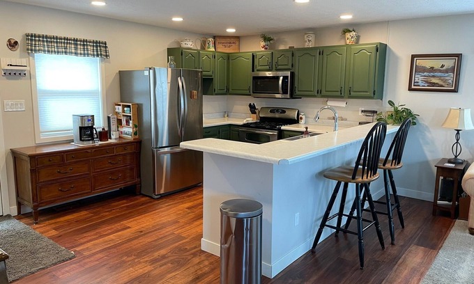 Thayer Maison | Cozy Home Near 231 with Open Living & Full Kitchen